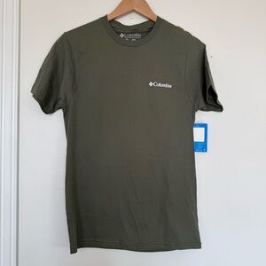 NWT Columbia Men's Short Sleeves T-shirt Green, Camping Dog Size Small Outdoor